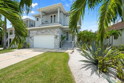 4866 Commonwealth Drive, House other with 3 bedrooms, 3 bathrooms and null parking in Sarasota FL | Image 2