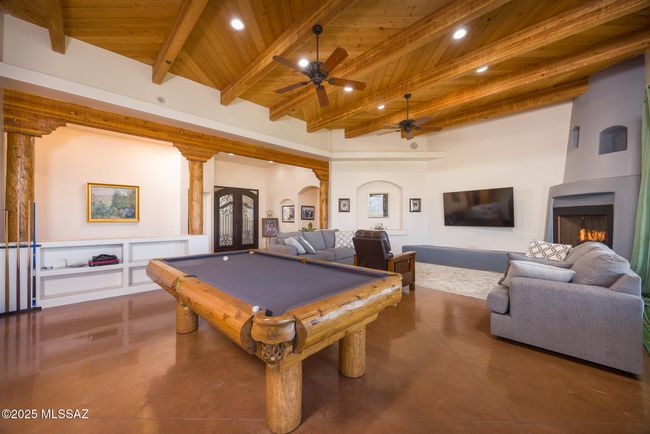 Spacious Living Area | Image 5
