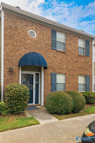 M2 - 11112 Memorial Parkway South, Townhouse with 2 bedrooms, 1 bathrooms and null parking in Huntsville AL | Image 1