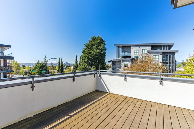2606 Lonsdale Avenue, Townhouse with 3 bedrooms, 2 bathrooms and 2 parking in North Vancouver BC | Image 16