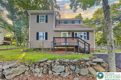 2114 Lakeview Rd, Bushkill, PA, 18324-8164 | Card Image