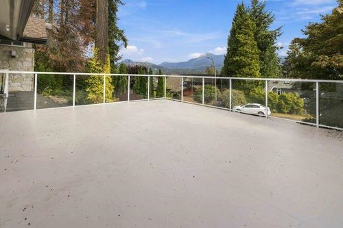 734 Carleton Dr, Port Moody, BC, V3H3K6 | Card Image