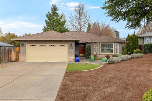 2213 Westfall Cir, Medford, OR, 97504-2159 | Card Image