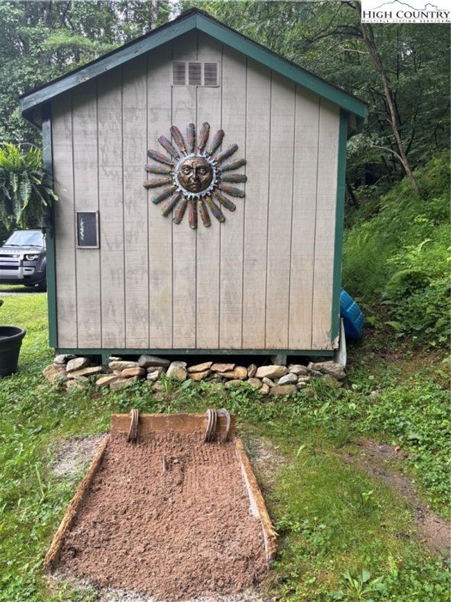 295 Jakes Mountain Rd, House other with 3 bedrooms, 2 bathrooms and null parking in Deep Gap NC | Image 24
