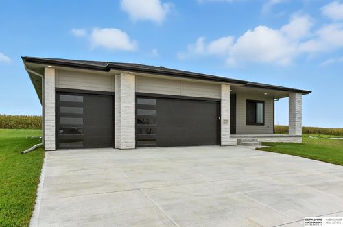 20708 Vernon Ave, Elkhorn, NE, 68022 | Card Image
