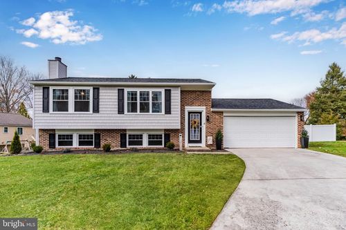 6 Mandy Ct, CAMP HILL, PA, 17011-1533 | Card Image