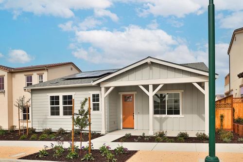 587 Santa Lucia Way, Marina, CA, 93933-6066 | Card Image