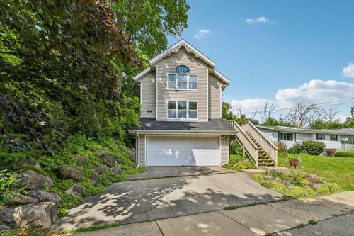 524 Park Ave, Deforest, WI, 53532-1344 | Card Image