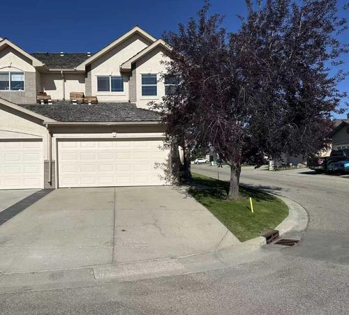 200 Royal Crest View Nw, Calgary, AB, T3G5W3 | Card Image