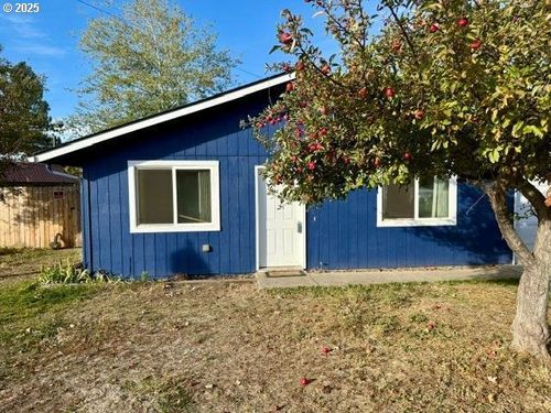 112 Ne Cowden Dr, Madras, OR, 97741-1895 | Card Image