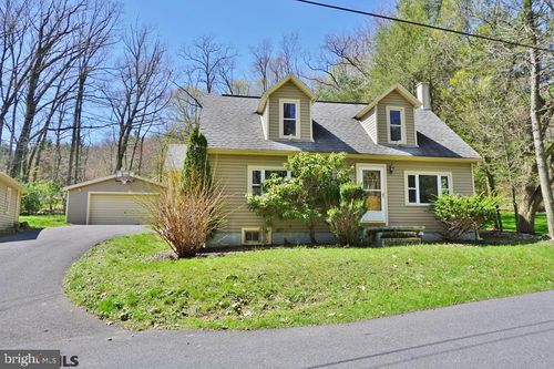 111 Water St, CENTRE HALL, PA, 16828-9328 | Card Image