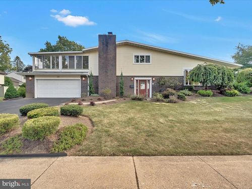 301 Warwick Dr, WYOMISSING, PA, 19610-1821 | Card Image
