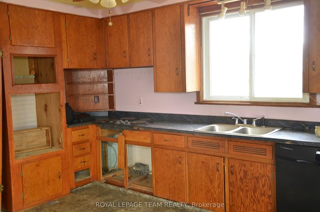 231 County Rd 2, House other with 4 bedrooms, 2 bathrooms and 5 parking in Edwardsburgh ON | Image 11