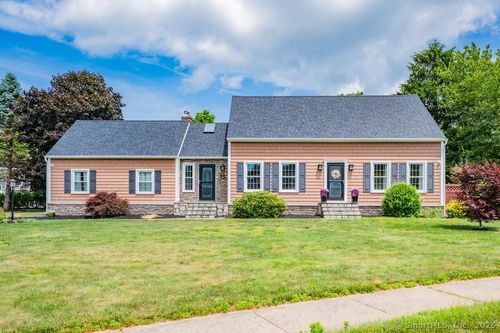 9 Anton Ln, Berlin, CT, 06037-4049 | Card Image