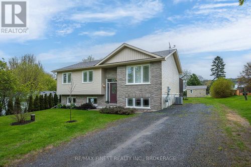 145 Upper Lake St, Picton, ON, K0K2T0 | Card Image