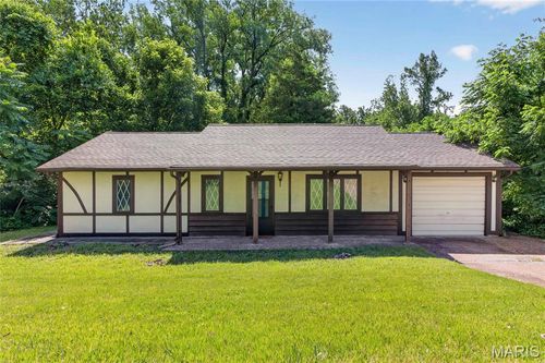 12 Edgewood Ln, Belleville, IL, 62223-1117 | Card Image