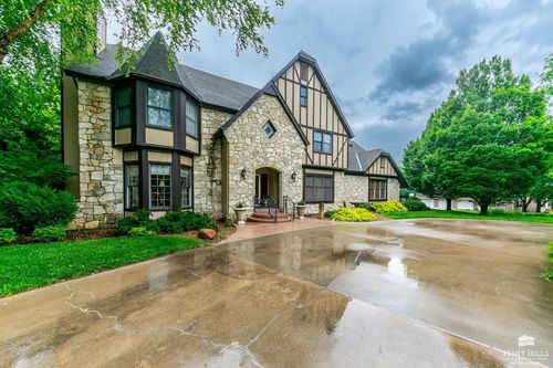1420 Sharingbrook Dr, Manhattan, KS, 66503-7529 | Card Image