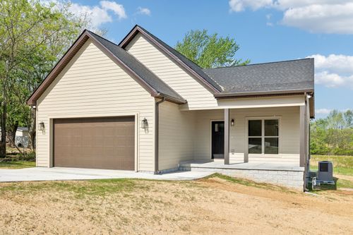 827 Oconnor St, Smithville, TN, 37166-2202 | Card Image