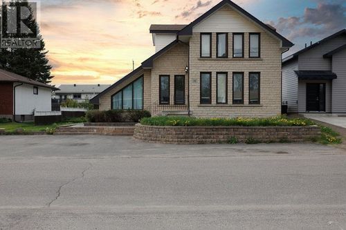 88 Carl Ave, Thunder Bay, ON, P7B4Z5 | Card Image