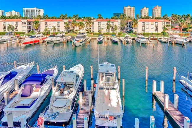APT-301 - 3029 Ne 188 Th St, Condo with 3 bedrooms, 3 bathrooms and null parking in Aventura FL | Image 36
