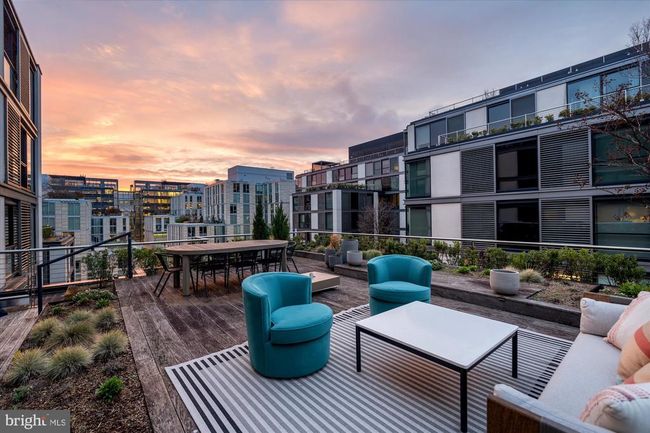 APT-810 - 925 H St Nw, Condo with 2 bedrooms, 3 bathrooms and null parking in WASHINGTON DC | Image 5