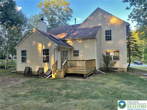 2146 Bedford Dr, Bushkill, PA, 18324-8820 | Card Image