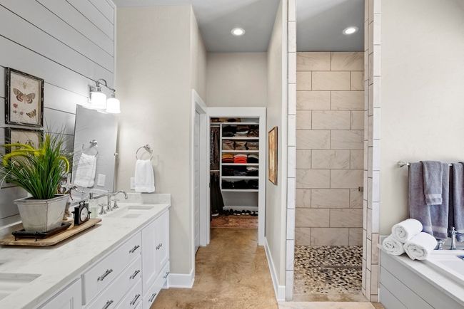 792 Langes Mill Rd, Home with 3 bedrooms, 3 bathrooms and null parking in Doss TX | Image 35