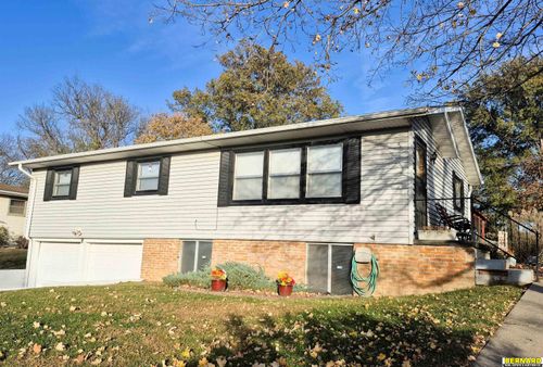 1622 Central Ave, Auburn, NE, 68305-1720 | Card Image