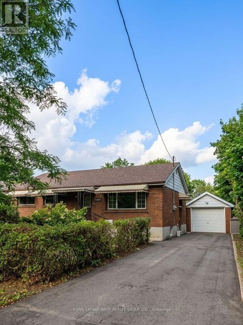 128 Stuart St, London, ON, N5Y1S6 | Card Image