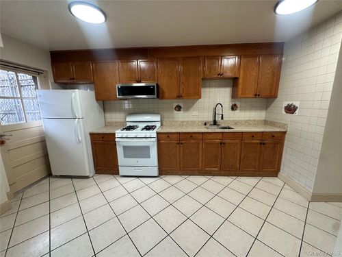 1214 E 224th Street, New York, NY, 10466 | Card Image