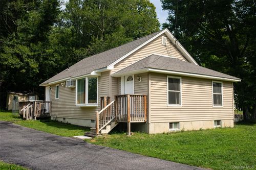 27 Hardenburg Rd, Pine Bush, NY, 12566 | Card Image