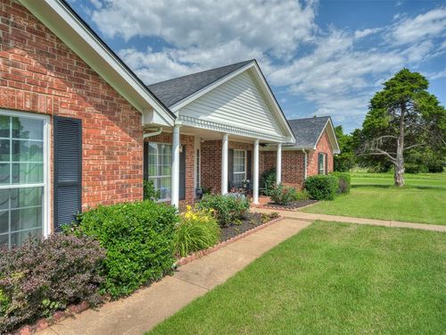10051 Cedar Valley Cir, Guthrie, OK, 73044-9389 | Card Image