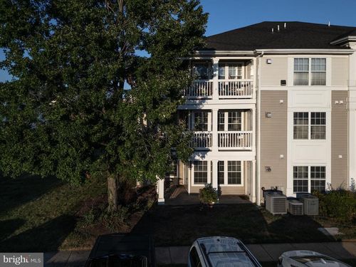 apt-201-8091 Lacy Dr, MANASSAS, VA, 20109-7467 | Card Image