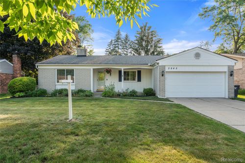 5945 Slate Dr, Troy, MI, 48085-3884 | Card Image