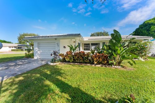 8851 Nw 15th St, Plantation, FL, 33322-4418 | Card Image