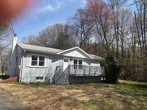 9 Thomas Dr, Hackettstown, NJ, 07840-4808 | Card Image