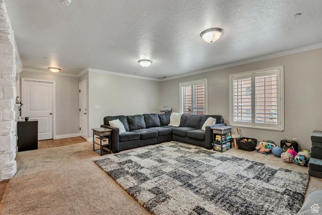 Living room and front entry | Image 9