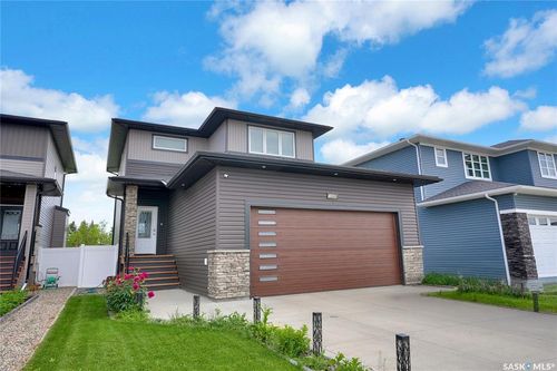 1049 Maplewood Dr, Moose Jaw, SK, S6J0B6 | Card Image