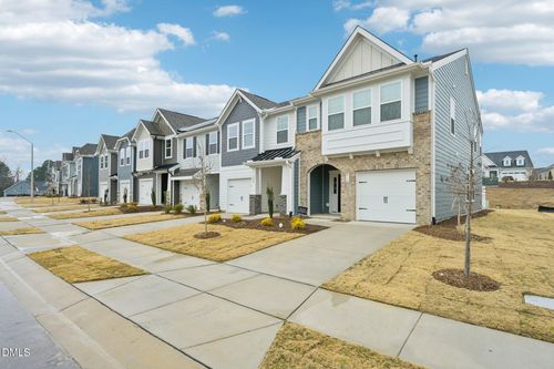 949 Kensley Grove Ln, Fuquay Varina, NC, 27526-3668 | Card Image