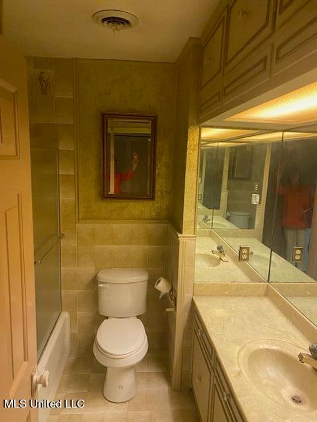 6 Cypress Creek bath | Image 15