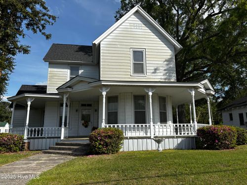 414 N Center St, Mount Olive, NC, 28365-1401 | Card Image