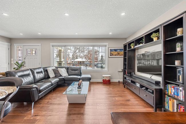 2231 38 St Sw, House detached with 4 bedrooms, 3 bathrooms and 4 parking in Calgary AB | Image 8