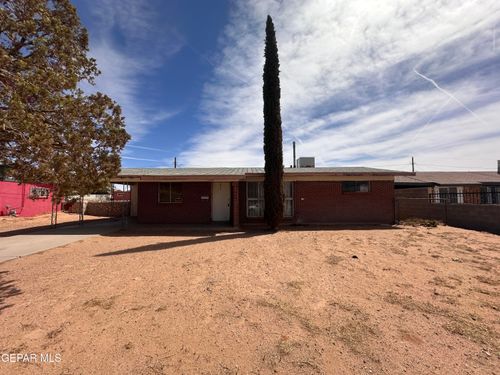 9536 Vicksburg Dr, El Paso, TX, 79924-6214 | Card Image