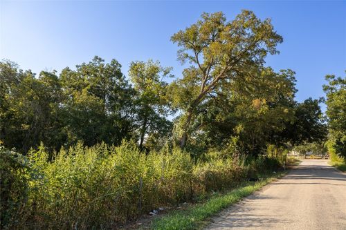 1329 Old Colony Line Rd, Dale, TX, 78616-2031 | Card Image