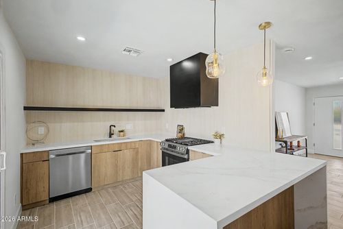 3636 N 21st Ave, Phoenix, AZ, 85015-5404 | Card Image