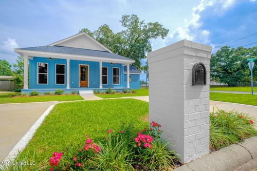 2100 Curcor Dr, Gulfport, MS, 39507-1524 | Card Image