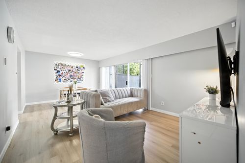 8540 Rosebank Cres, Richmond, BC, V7A2K6 | Card Image
