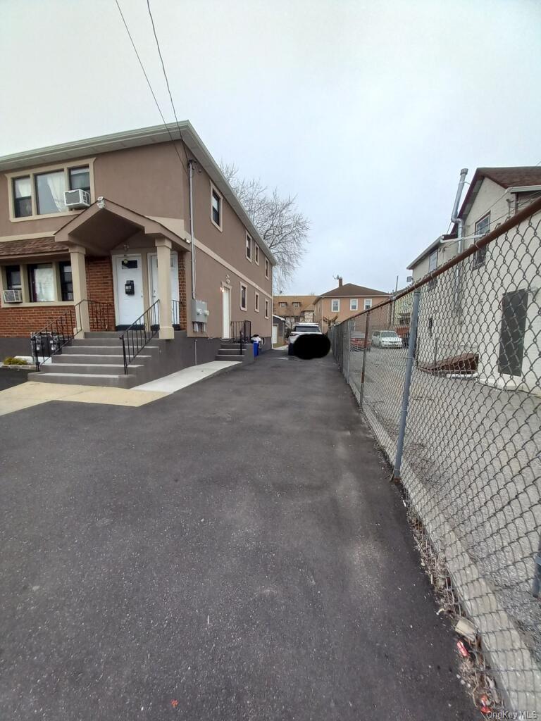 Residential in Hempstead
