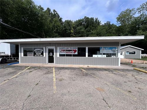 303 Pine St, Steelville, MO, 65565-6009 | Card Image