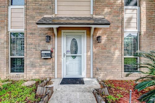 30-10716 Briar Forest Dr, Houston, TX, 77042-2321 | Card Image